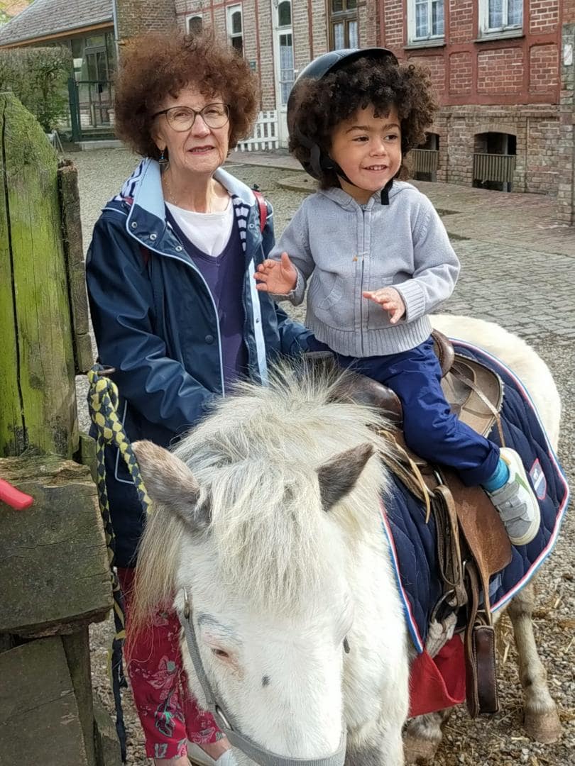 Adao sur un poney